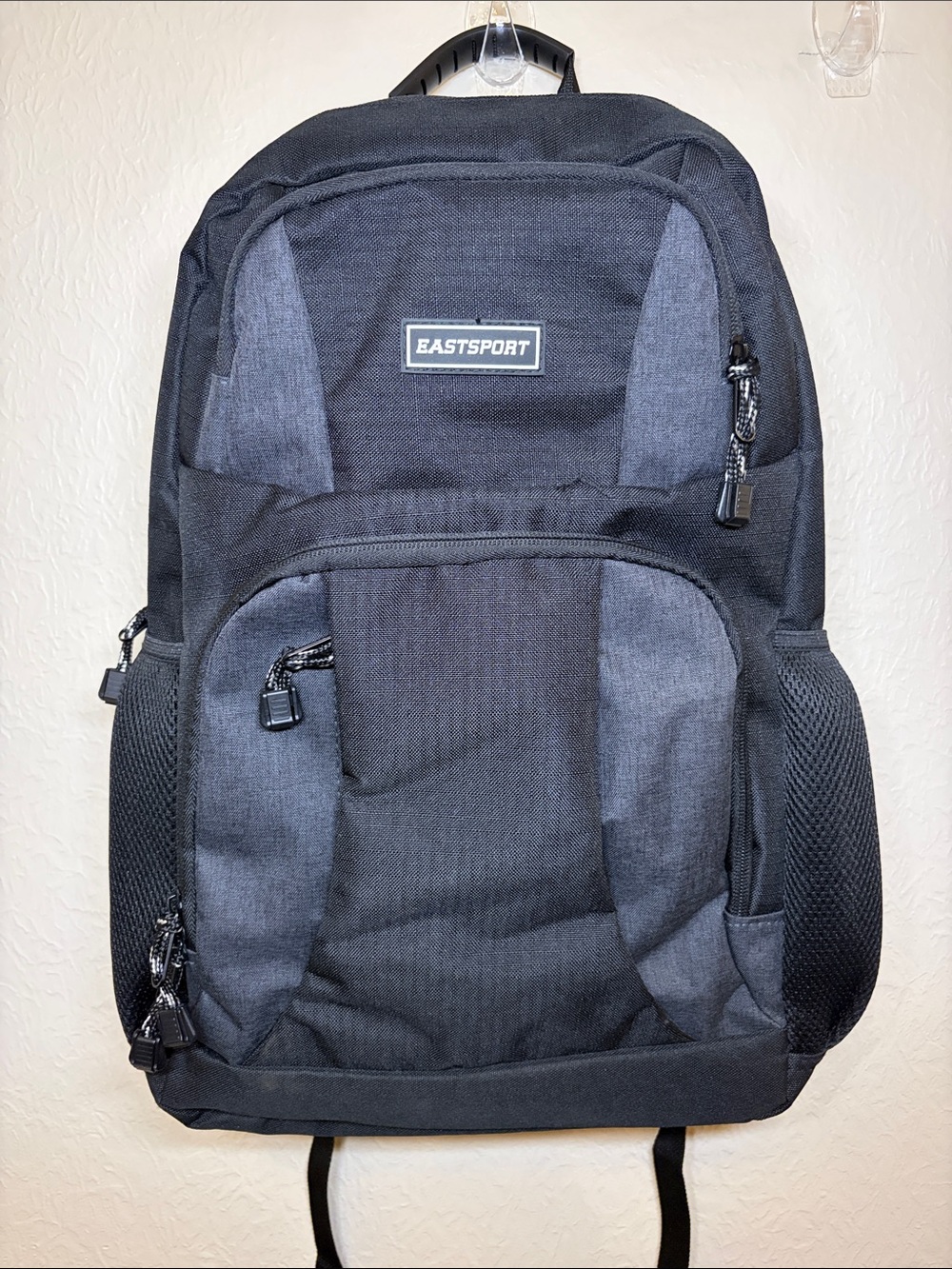 EASTSPORT Men's Black & Gray Everyday Laptop Backpack